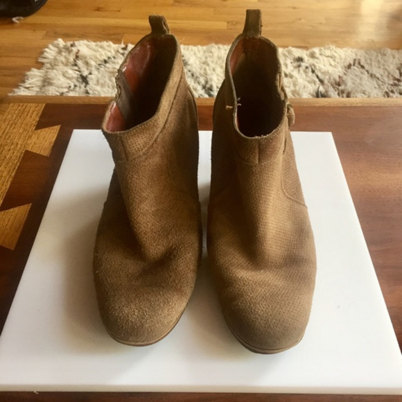 Rachel Comey Shoes - Rachel Comey Hitch Boots in Suede • Sz 7.5